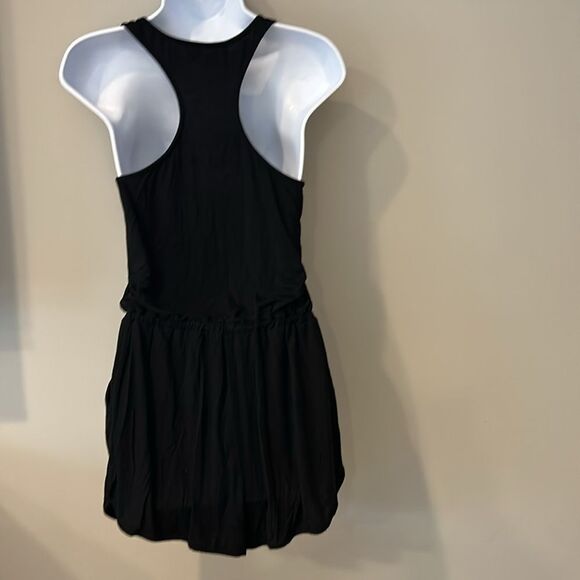 Lulu's Women's Black Round Neck Tank Top Romper with Side Pockets Size Small - Picture 5 of 9